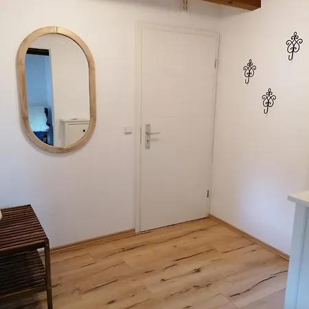Fw Mittschiffs, 1 Obergeschoss, Petershof-lehbek Apartment