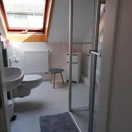 Fw Mittschiffs, 1 Obergeschoss, Petershof-lehbek Apartment